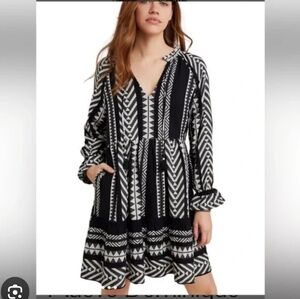 Anthropologie Black and White Geometric Long Sleeve Dress